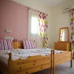 מלון דירות Portokali (adults Only) 4*